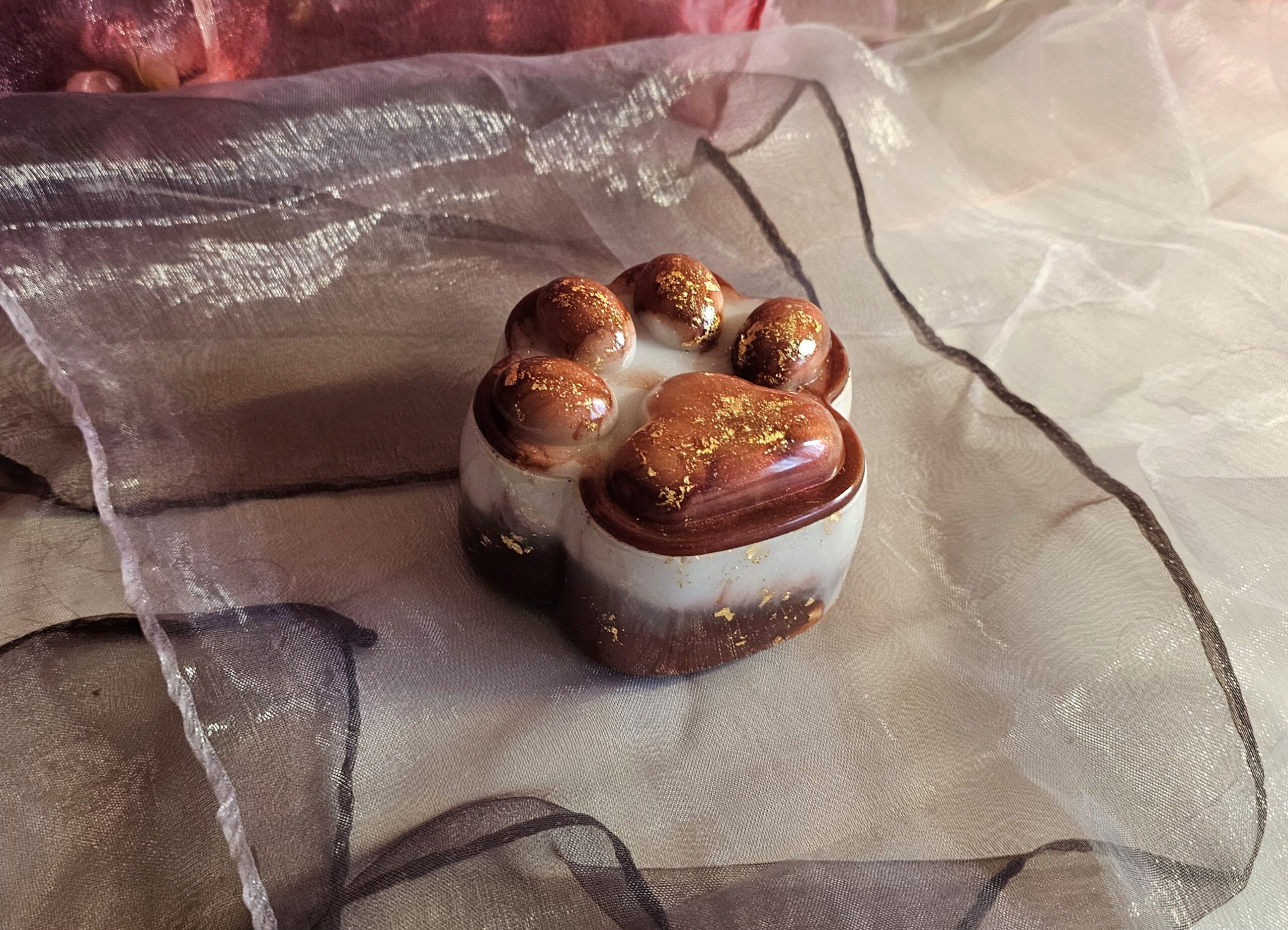 Handgemachte Pfoten Schatulle mit Deckel | Epoxidharz Dose | Unikat auf Wunsch mit Tierhaaren – Bild 3