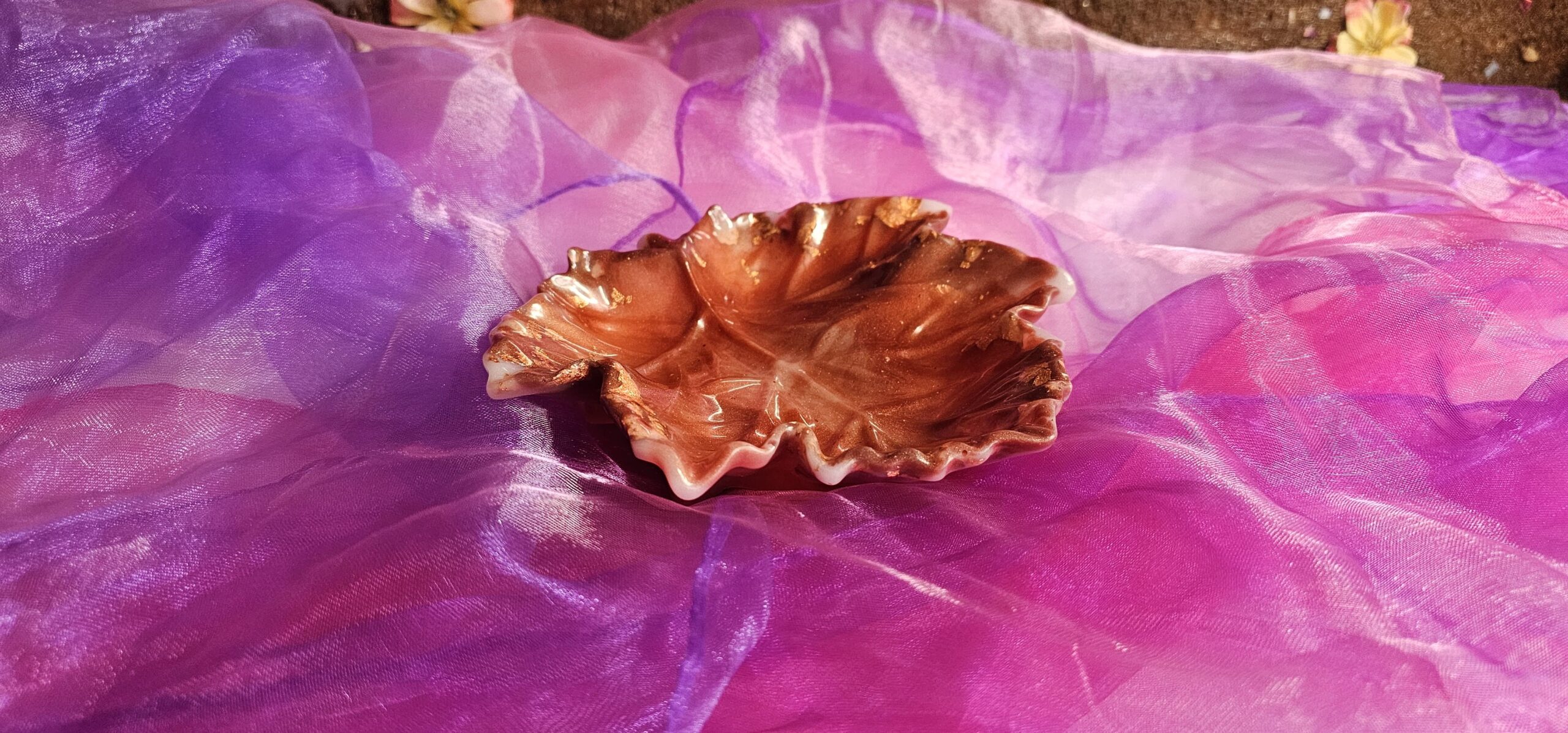 Herbst Deko Schale Kastanienblatt | Handgemacht aus Epoxidharz | Unikat – Bild 6