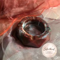 Kleiner handgefertigter Aschenbecher aus Epoxidharz mit individuellen Farbverläufen und Glitzer-Details – Sofortkauf-Unikat von Traumharz.