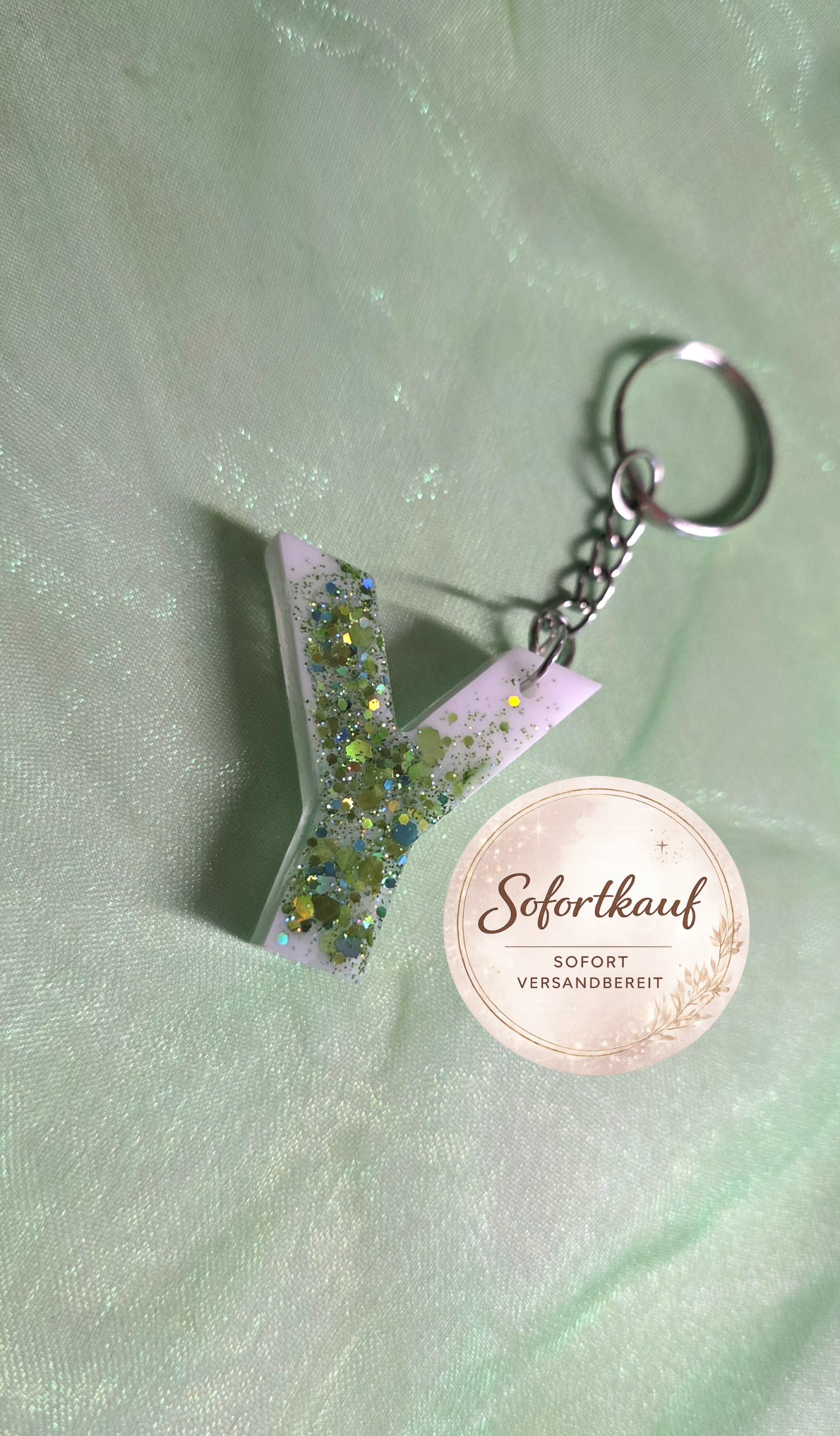 Handgefertigter Schlüsselanhänger Buchstabe Y aus Epoxidharz – Individuelles Resin-Unikat in verschiedenen Designs und Farben von Traumharz.