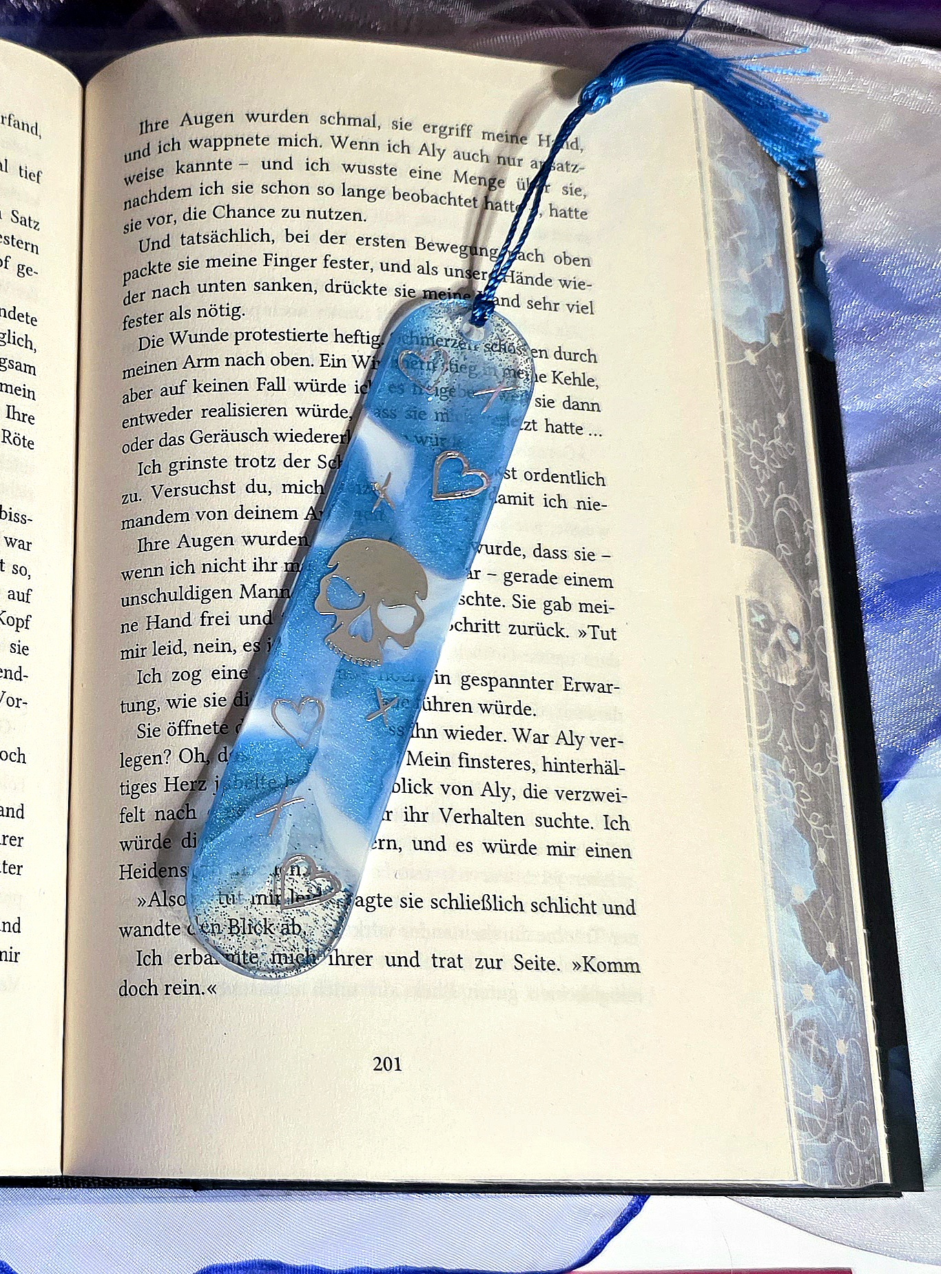 Skull Lesezeichen Epoxidharz handgemacht mit Quaste inspiriert durch Lights Out für Farbschnitt Bücher