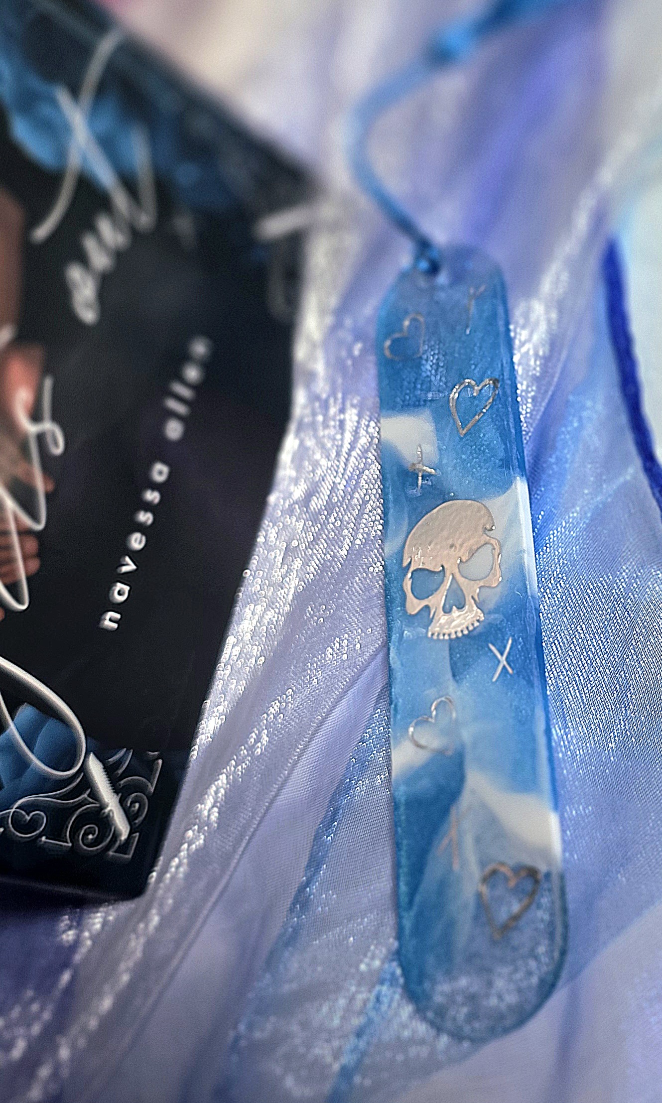 Skull Lesezeichen Epoxidharz handgemacht mit Quaste inspiriert durch Lights Out für Farbschnitt Bücher