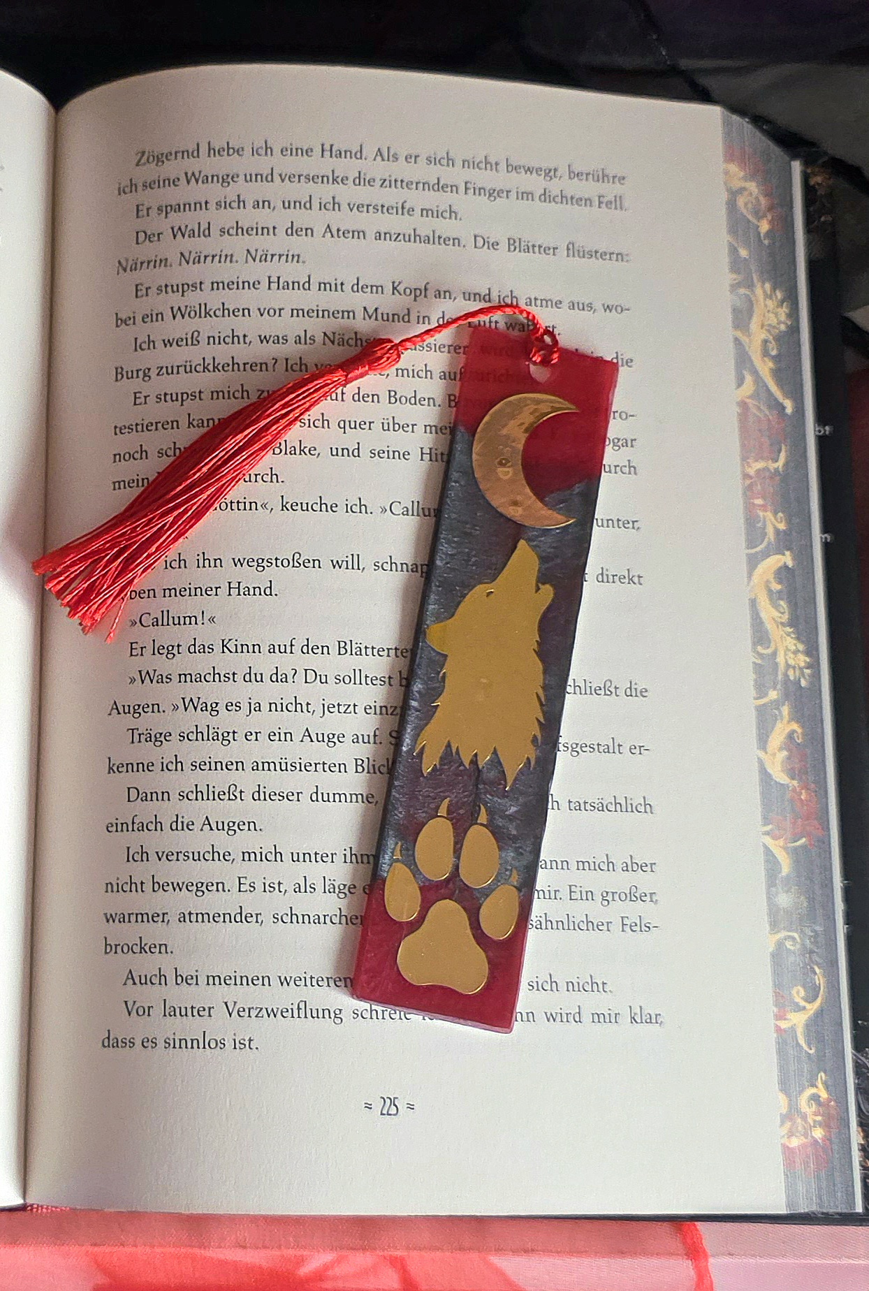 Wolf Lesezeichen Epoxidharz handgemacht mit Quaste inspiriert durch The Wolf King für Farbschnitt Bücher