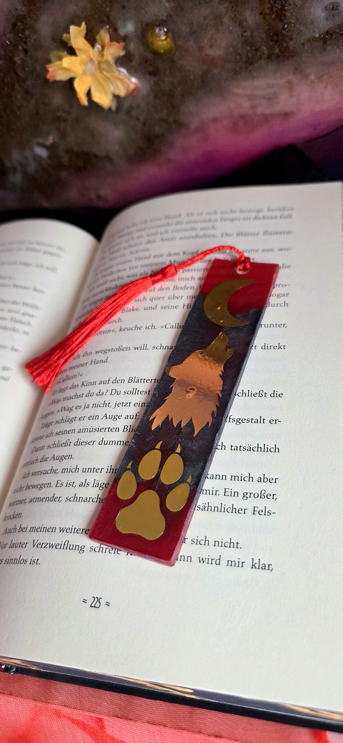 Wolf Lesezeichen Epoxidharz handgemacht mit Quaste inspiriert durch The Wolf King für Farbschnitt Bücher