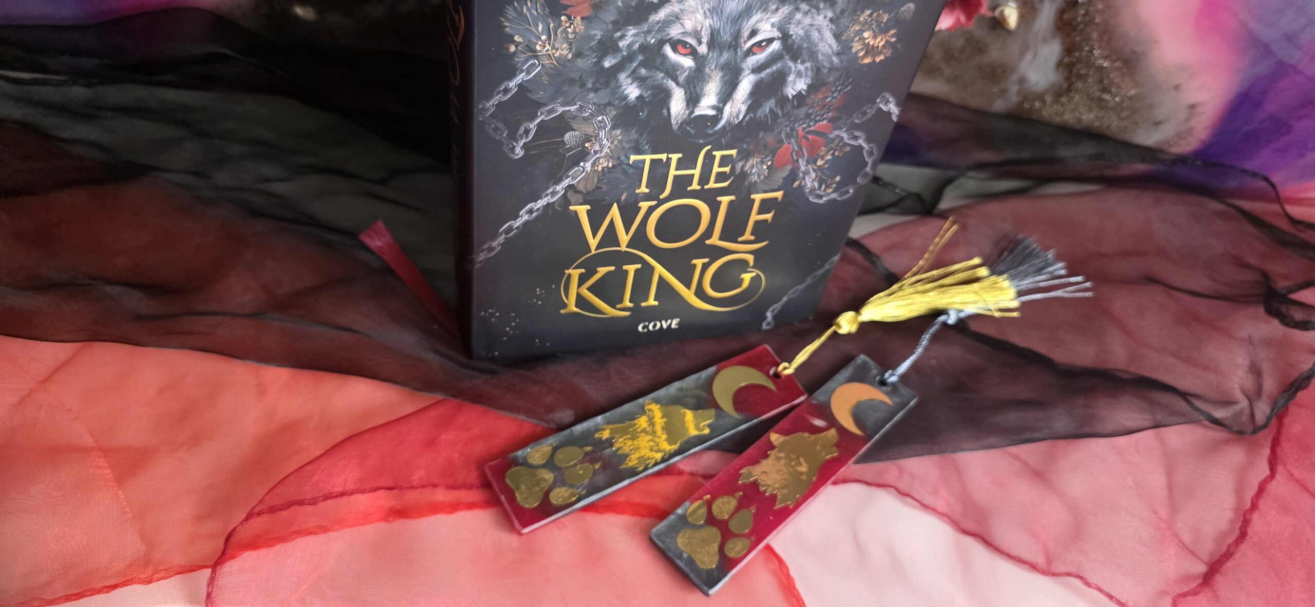 Wolf Lesezeichen Epoxidharz handgemacht Romantasy Goodie Farbschnitt Unikat