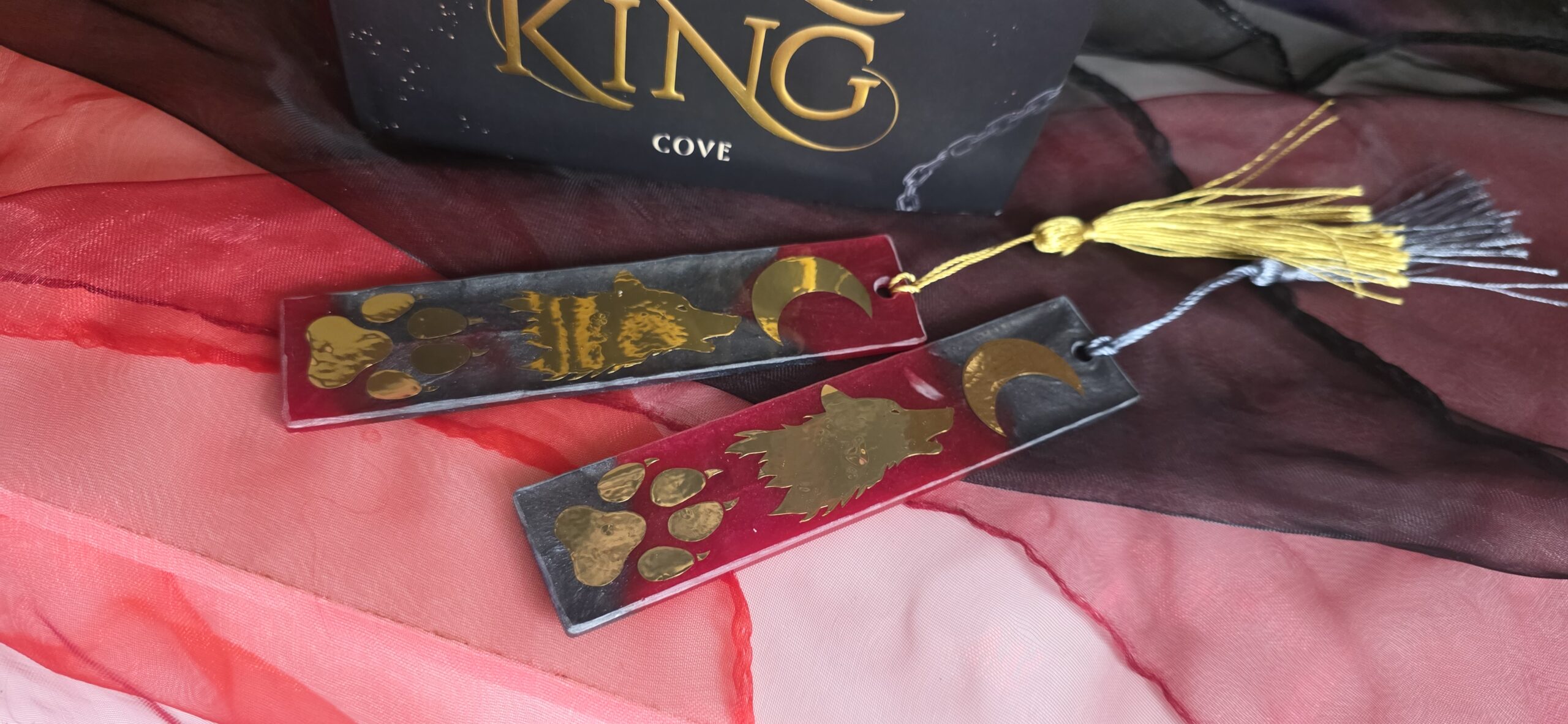 Wolf Lesezeichen Epoxidharz handgemacht mit Quaste inspiriert durch The Wolf King für Farbschnitt Bücher