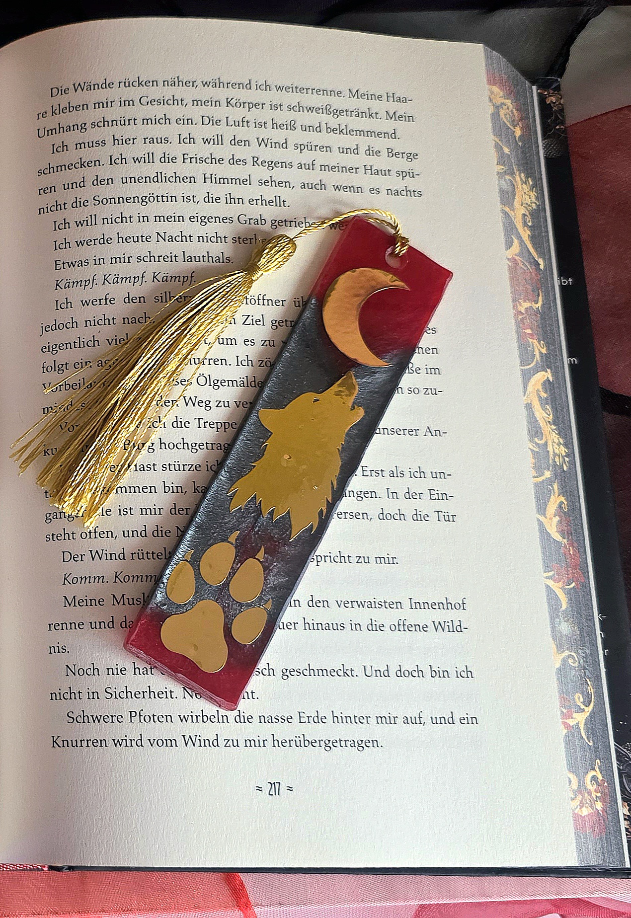 Wolf Lesezeichen Epoxidharz handgemacht mit Quaste inspiriert durch The Wolf King für Farbschnitt Bücher