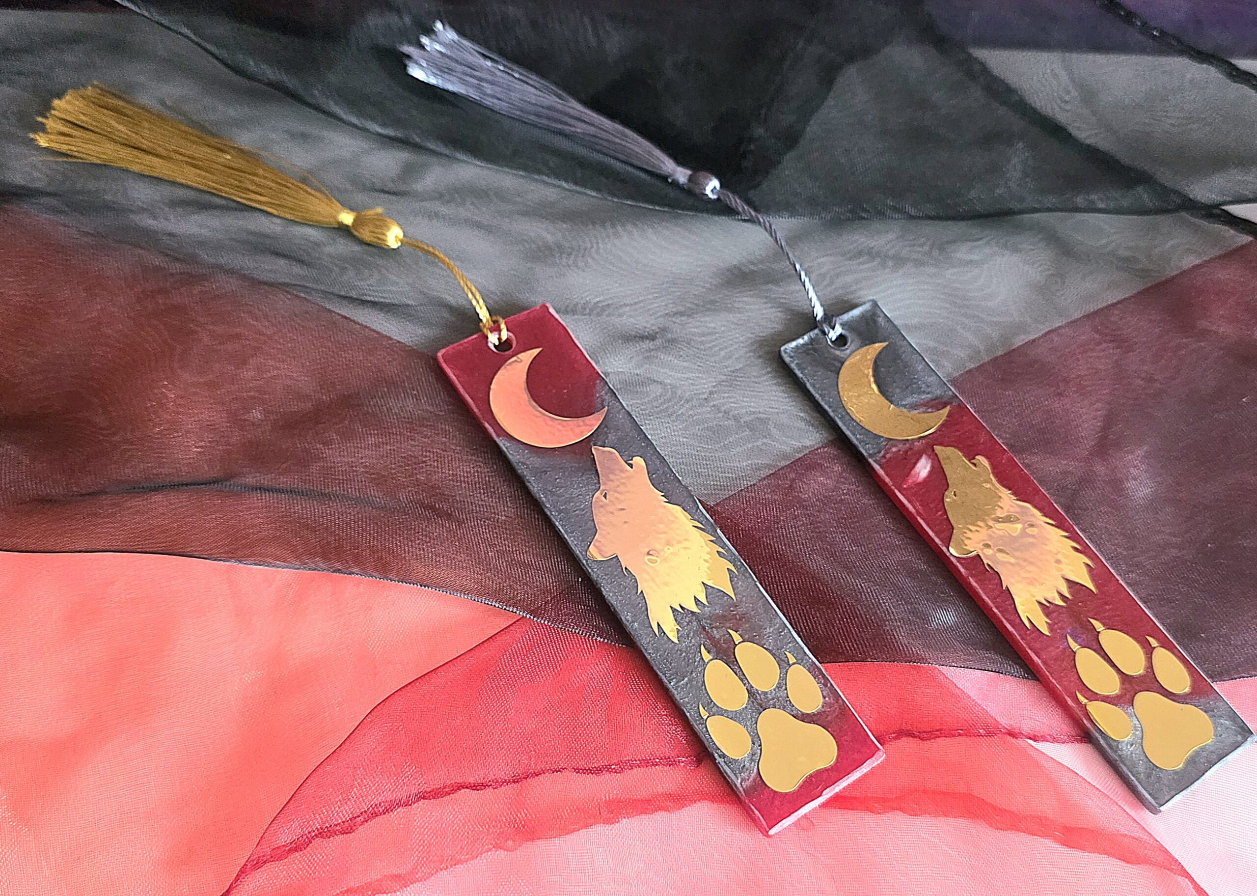Wolf Lesezeichen Epoxidharz handgemacht mit Quaste inspiriert durch The Wolf King für Farbschnitt Bücher